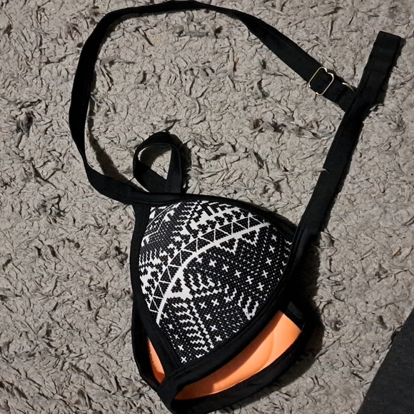 Xhilaration size small like new bikini top push up triangle bikini top - Picture 4 of 4